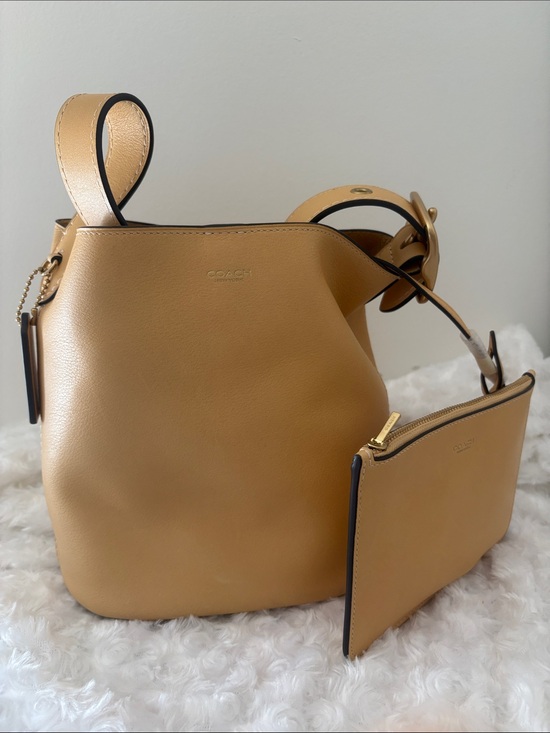 Coach Handbags - Coach Bleecker Bucket’s Shoulder Bag with Removable Pouch